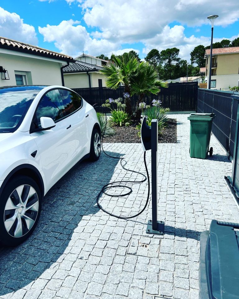 Pose de borne électrique